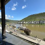 Mosel River View Attic - Up To 3 Guests , 3rd Floor דירה