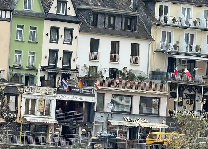 Apartamento Mosel River View Attic - Up To 3 Guests , 3rd Floor *